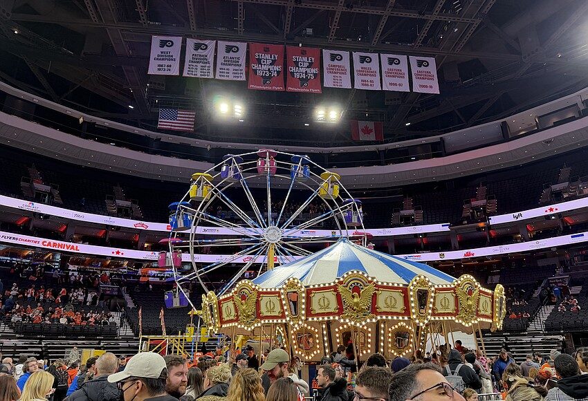 Flyers fans turn out in droves for Flyers Charities Carnival, despite on-ice slump